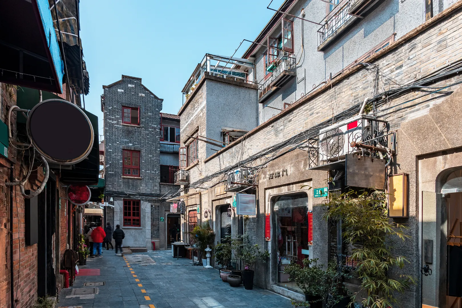 上海老弄堂秘境半日游 — 石库门与亭子间
