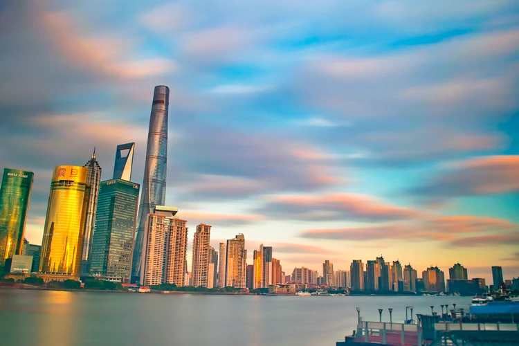 上海夜景终极攻略：从外滩到陆家嘴，拍出最美夜上海